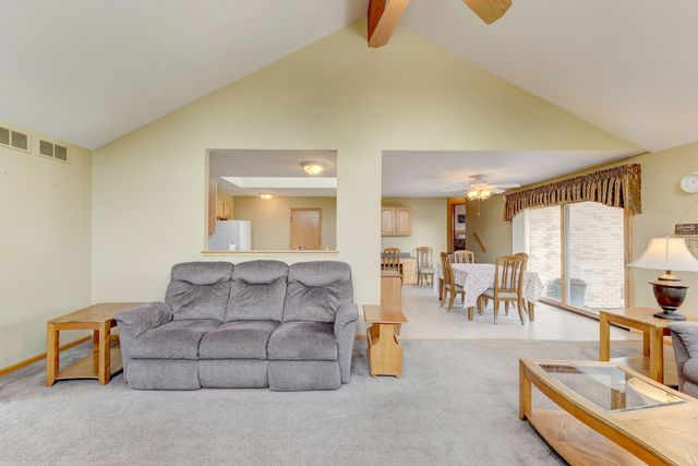 8600 Henke Drive, Tinley Park, IL 60487