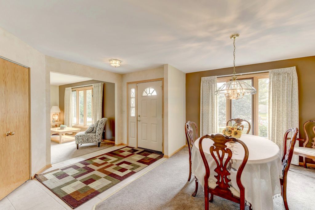 8600 Henke Drive, Tinley Park, IL 60487 — photo 4