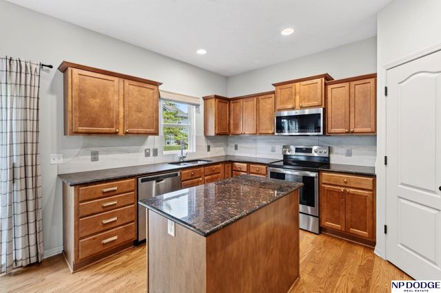 2514 N 165th Avenue, Omaha, NE 68116
