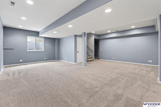 2514 N 165th Avenue, Omaha, NE 68116