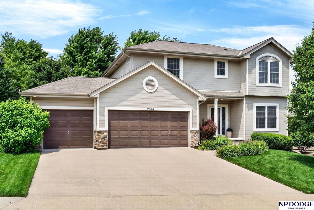 2514 N 165th Avenue, Omaha, NE 68116