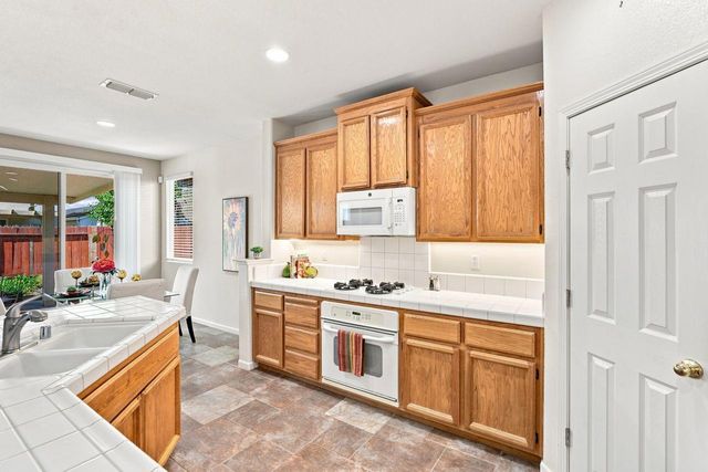 5309 Fox Trotter Way, Elk Grove, CA 95757