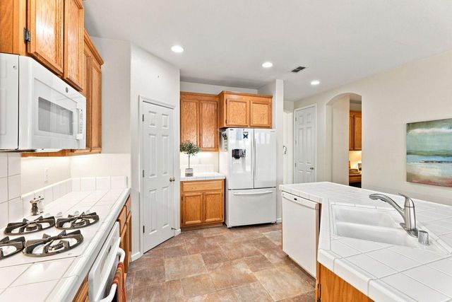 5309 Fox Trotter Way, Elk Grove, CA 95757