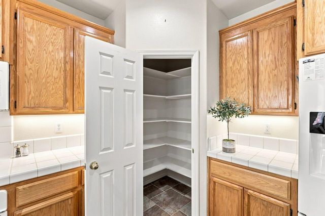 5309 Fox Trotter Way, Elk Grove, CA 95757