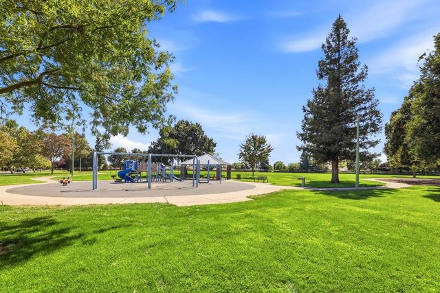 5309 Fox Trotter Way, Elk Grove, CA 95757
