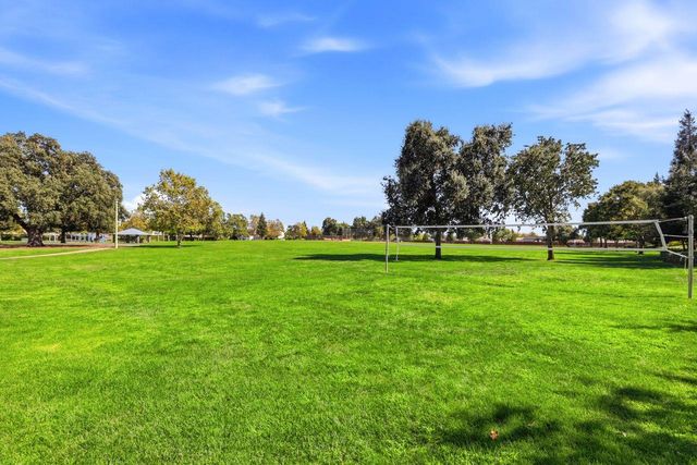 5309 Fox Trotter Way, Elk Grove, CA 95757