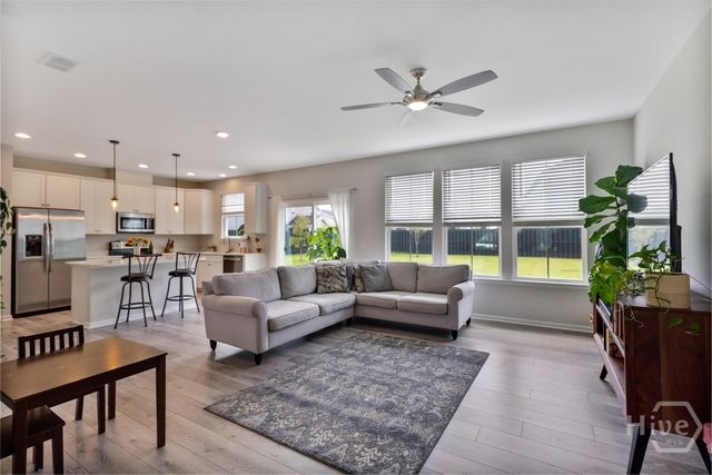 95 Minning Loop, Richmond Hill, GA 31324