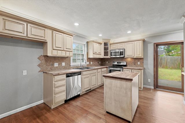 6502 E Aberdeen St, Wichita, KS 67206