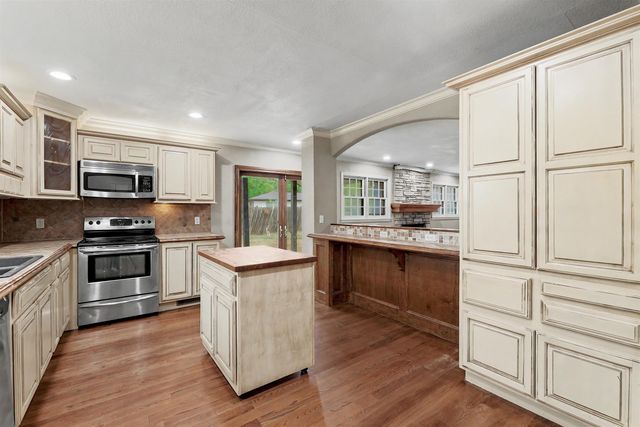 6502 E Aberdeen St, Wichita, KS 67206