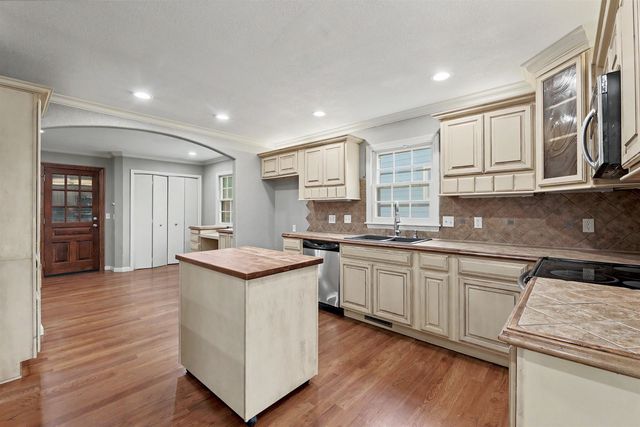 6502 E Aberdeen St, Wichita, KS 67206