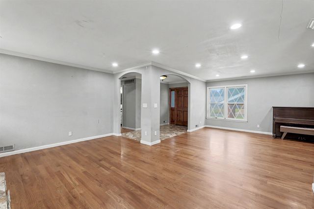 6502 E Aberdeen St, Wichita, KS 67206