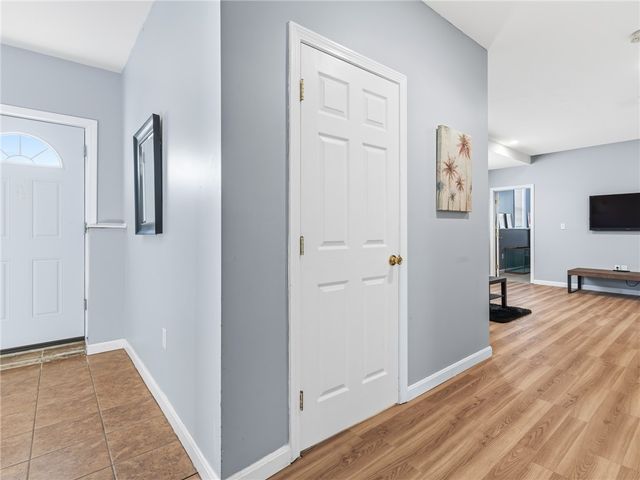 64 Brookdale Boulevard, Pawtucket, RI 02861