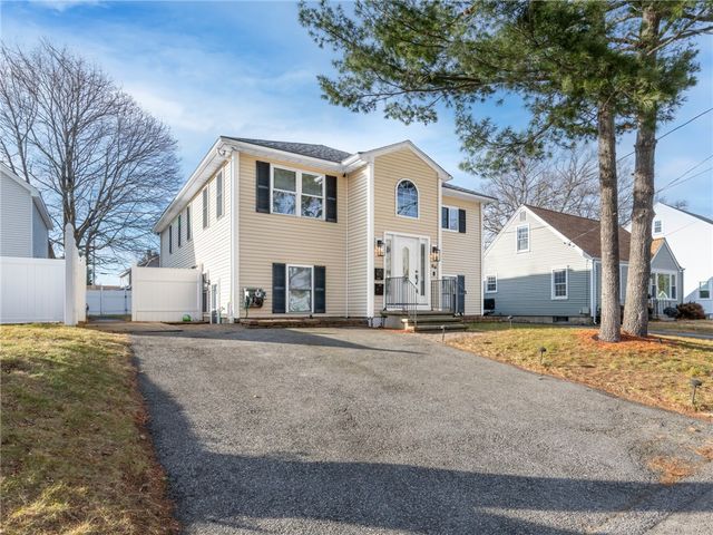 64 Brookdale Boulevard, Pawtucket, RI 02861