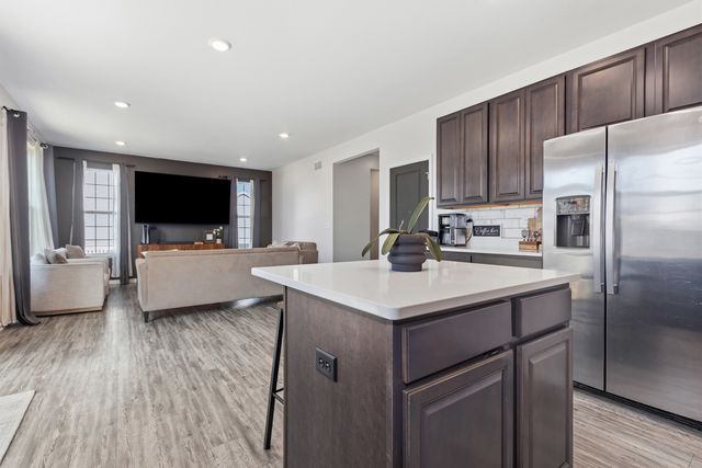 14941 W Groebe Drive, Manhattan, IL 60442