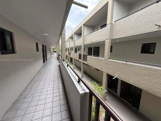 5 Olive Dr 12, Hialeah, FL 33010