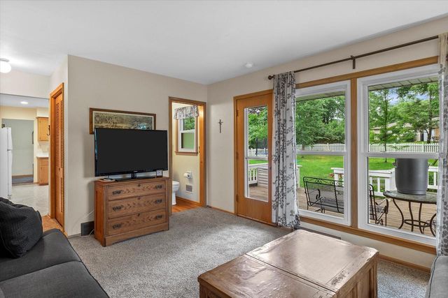 6420 Mansfield DRIVE, Greendale, WI 53129