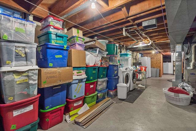6420 Mansfield DRIVE, Greendale, WI 53129