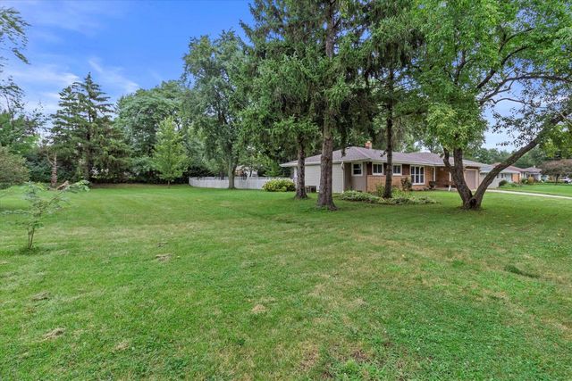 6420 Mansfield DRIVE, Greendale, WI 53129