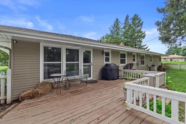 6420 Mansfield DRIVE, Greendale, WI 53129