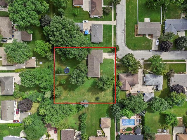 6420 Mansfield DRIVE, Greendale, WI 53129