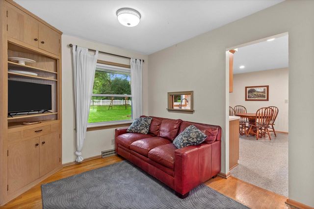 6420 Mansfield DRIVE, Greendale, WI 53129