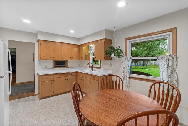 6420 Mansfield DRIVE, Greendale, WI 53129