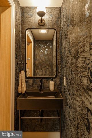 516 S 21ST ST, Philadelphia, PA 19146