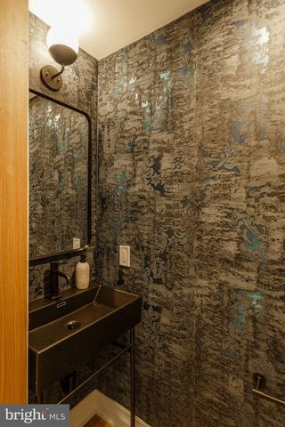 516 S 21ST ST, Philadelphia, PA 19146