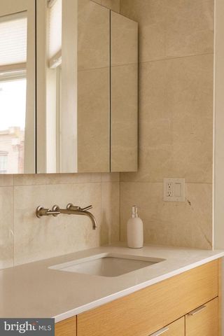 516 S 21ST ST, Philadelphia, PA 19146