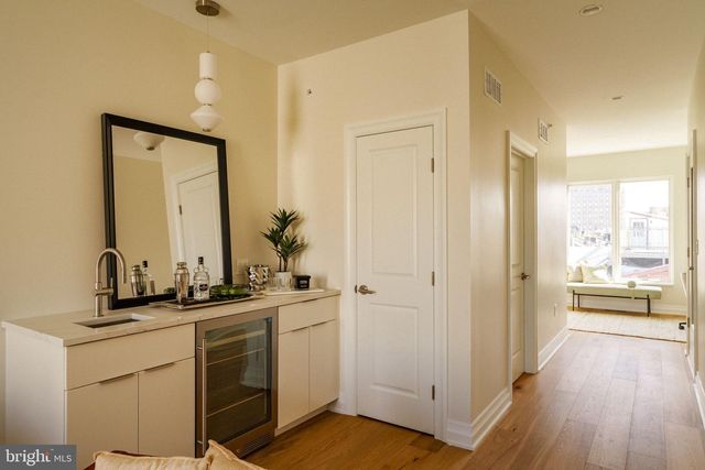 516 S 21ST ST, Philadelphia, PA 19146