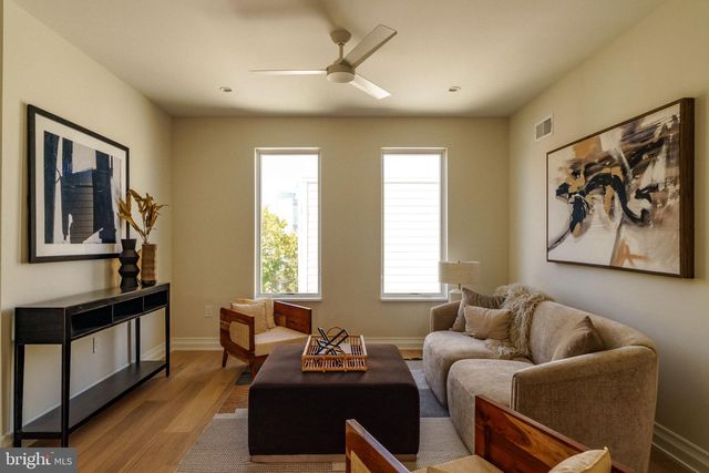 516 S 21ST ST, Philadelphia, PA 19146