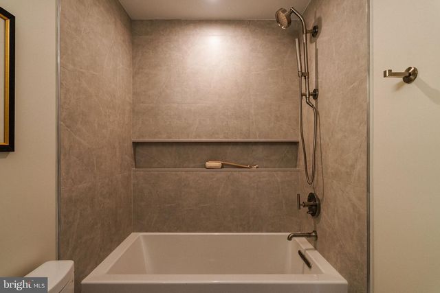 516 S 21ST ST, Philadelphia, PA 19146