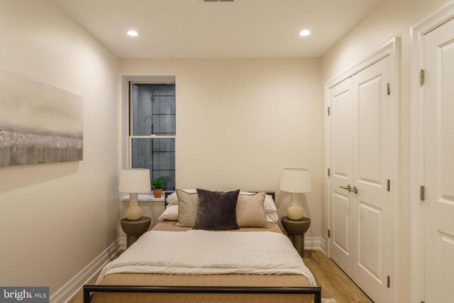 516 S 21ST ST, Philadelphia, PA 19146