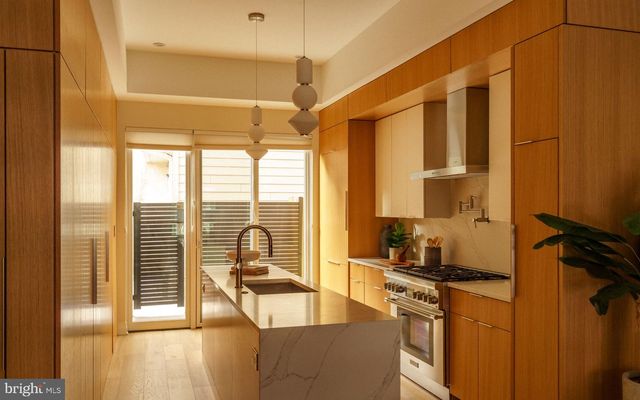 516 S 21ST ST, Philadelphia, PA 19146