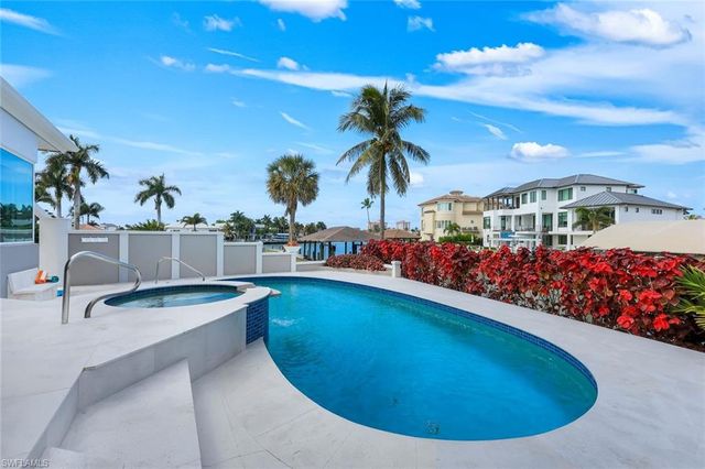 375 Germain AVE, Naples, FL 34108
