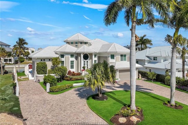 375 Germain AVE, Naples, FL 34108