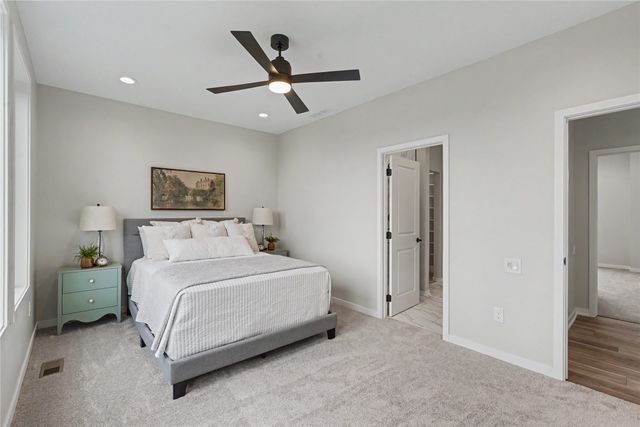 2716 Fleur Drive 12, Des Moines, IA 50321