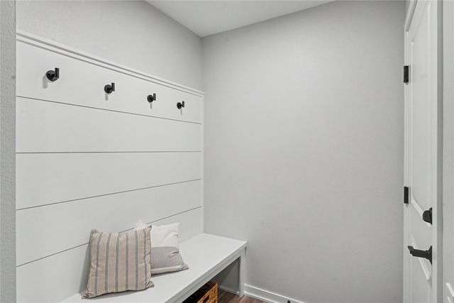 2716 Fleur Drive 12, Des Moines, IA 50321