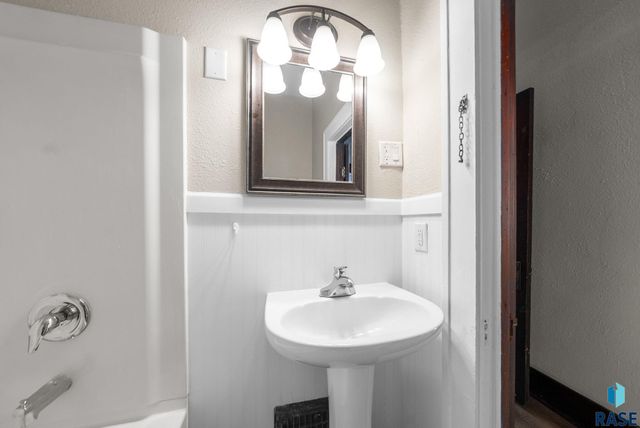 419 N Indiana Ave Avenue, Sioux Falls, SD 57103