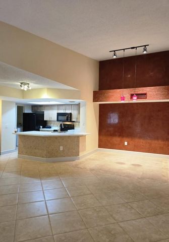 5025 Wiles Rd 307, Coconut Creek, FL 33073