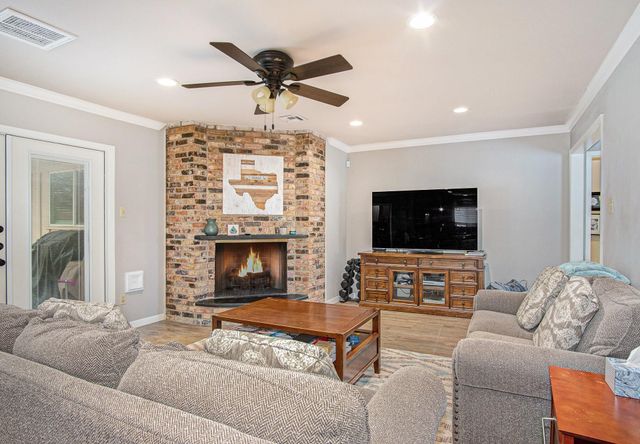 614 Bendwood Drive, Houston, TX 77024