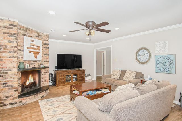 614 Bendwood Drive, Houston, TX 77024