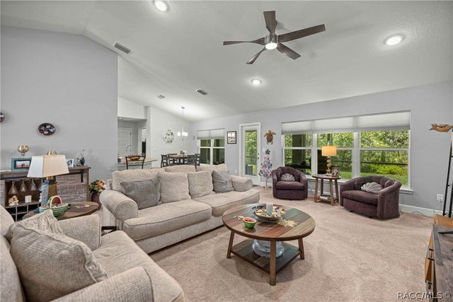 84 Vinca Street, Homosassa, FL 34446