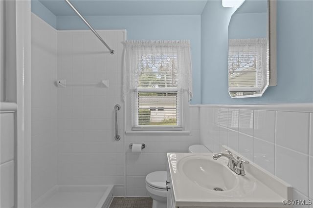 1 Luray Dr, Henrico, VA 23227