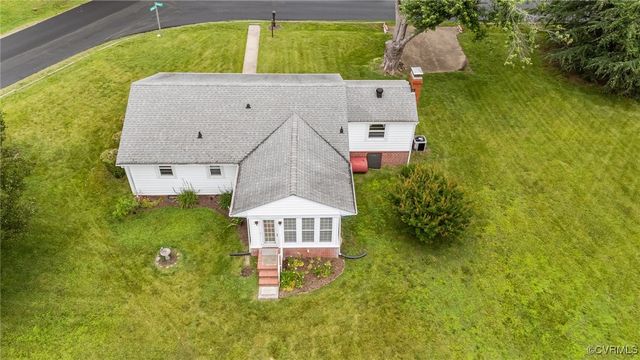 1 Luray Dr, Henrico, VA 23227