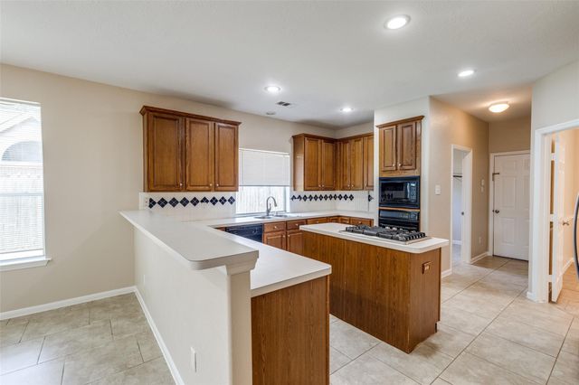 8106 Meadow Pond Drive, Missouri City, TX 77459