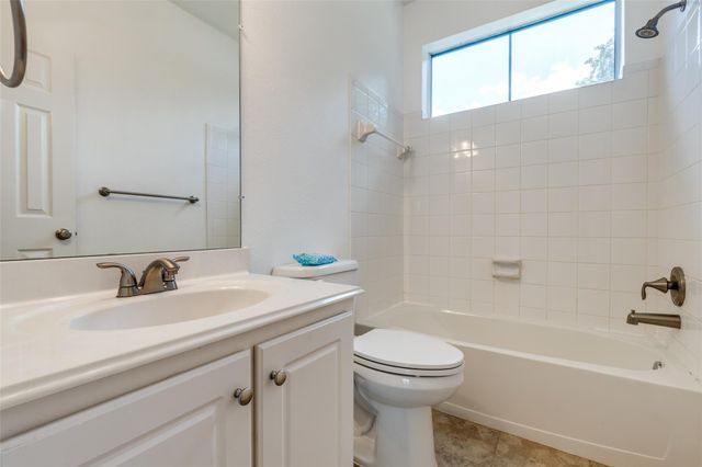 8106 Meadow Pond Drive, Missouri City, TX 77459