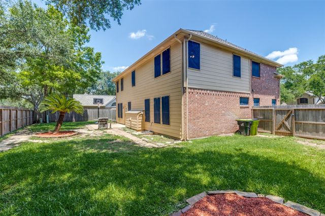 8106 Meadow Pond Drive, Missouri City, TX 77459