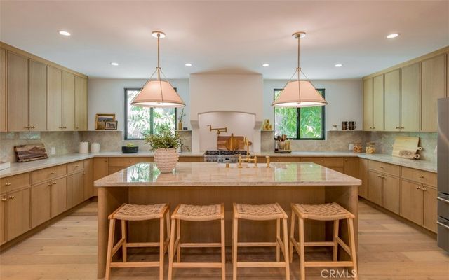 2357 Midvale Ave, Los Angeles, CA 90064