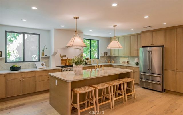 2357 Midvale Ave, Los Angeles, CA 90064